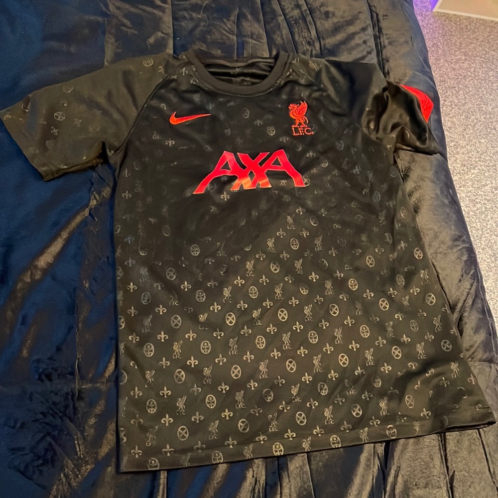 Nike Liverpool 2020-2021 training jersey
